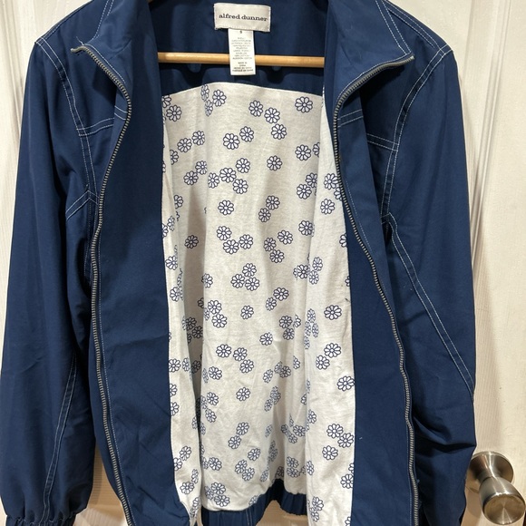 Alfred Dunner Blue Zip-Up Jacket
Size Small - Picture 7 of 7